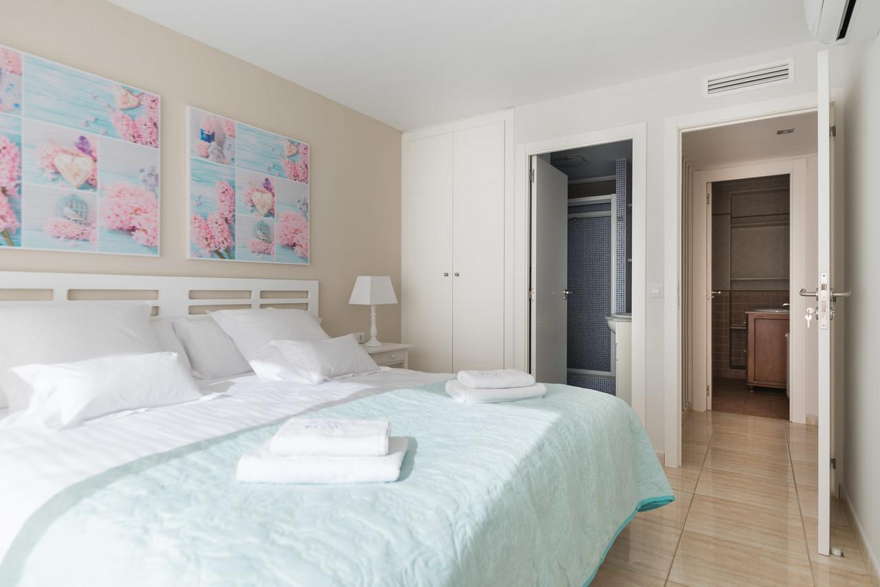 Apartamentos Marta Playa Alicante Buitenkant foto